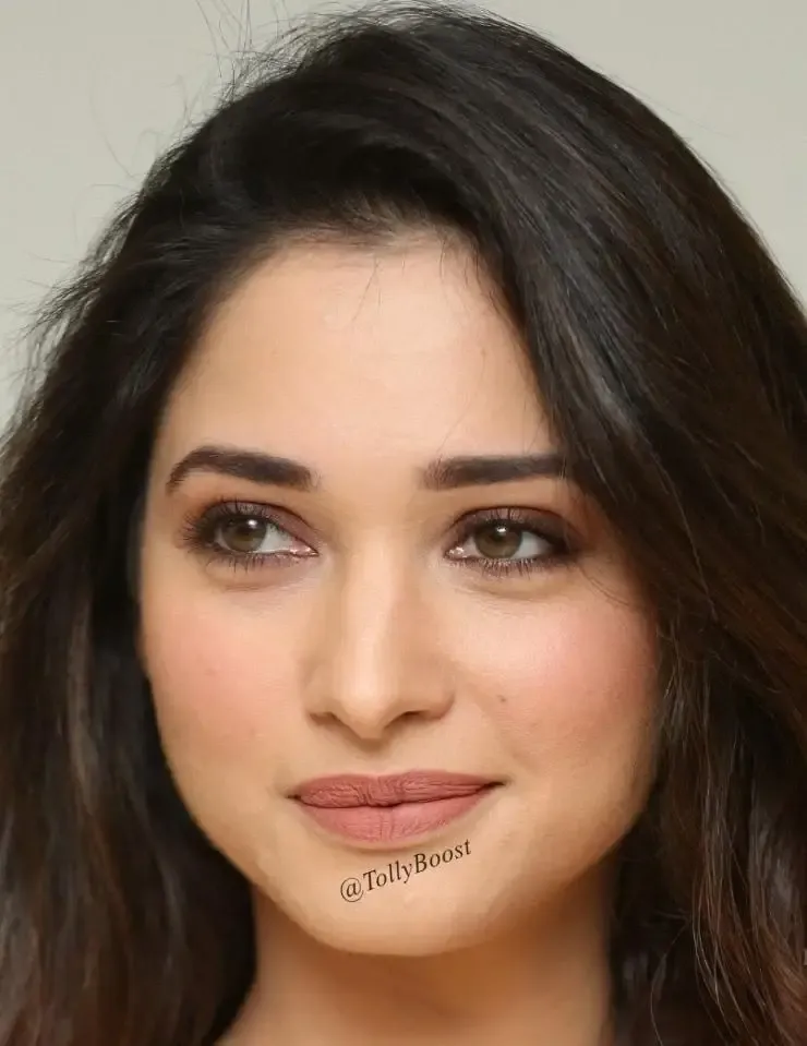 BEAUTIFUL INDIAN GIRL TAMANNAAH BHATIA FACE CLOSEUP STILLS 8